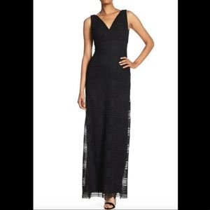 Vera Wang V-Neck Black Sleeveless Crochet Maxi Dress